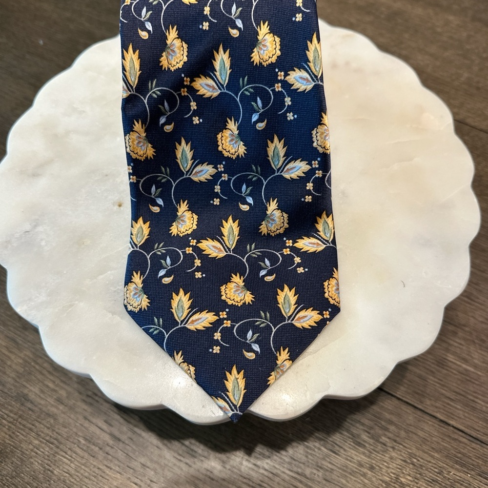 Nautica‎ Blue and Yellow Silk Tie with Bunny and Floral Design